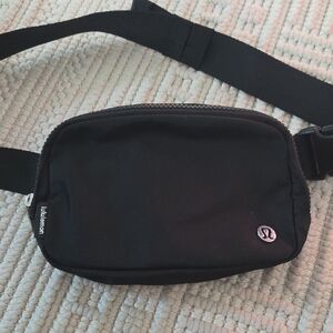 Lululemon 🍋 athletica Black Belt Bag
